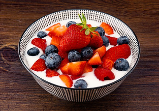 Berrys and yoghurt. An unsuitable diet recommendation according to Ayurvedic Pracititoner Faith Warner from AyurLife UK