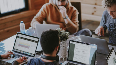 Empresa pode alterar o horário de trabalho do empregado quando quiser.