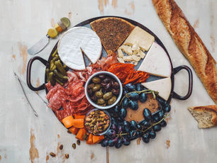 How to Make the Perfect Holiday Charcuterie Board