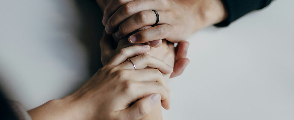Image depicting supportive hands holding - Image by Priscilla Du Preez 🇨🇦