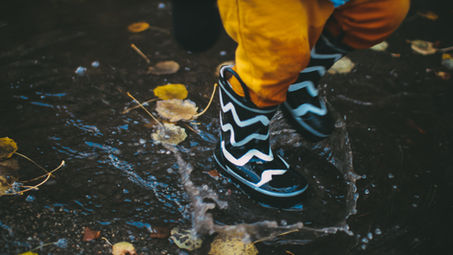 Remember these Ten Things while Traveling with Kids during monsoons