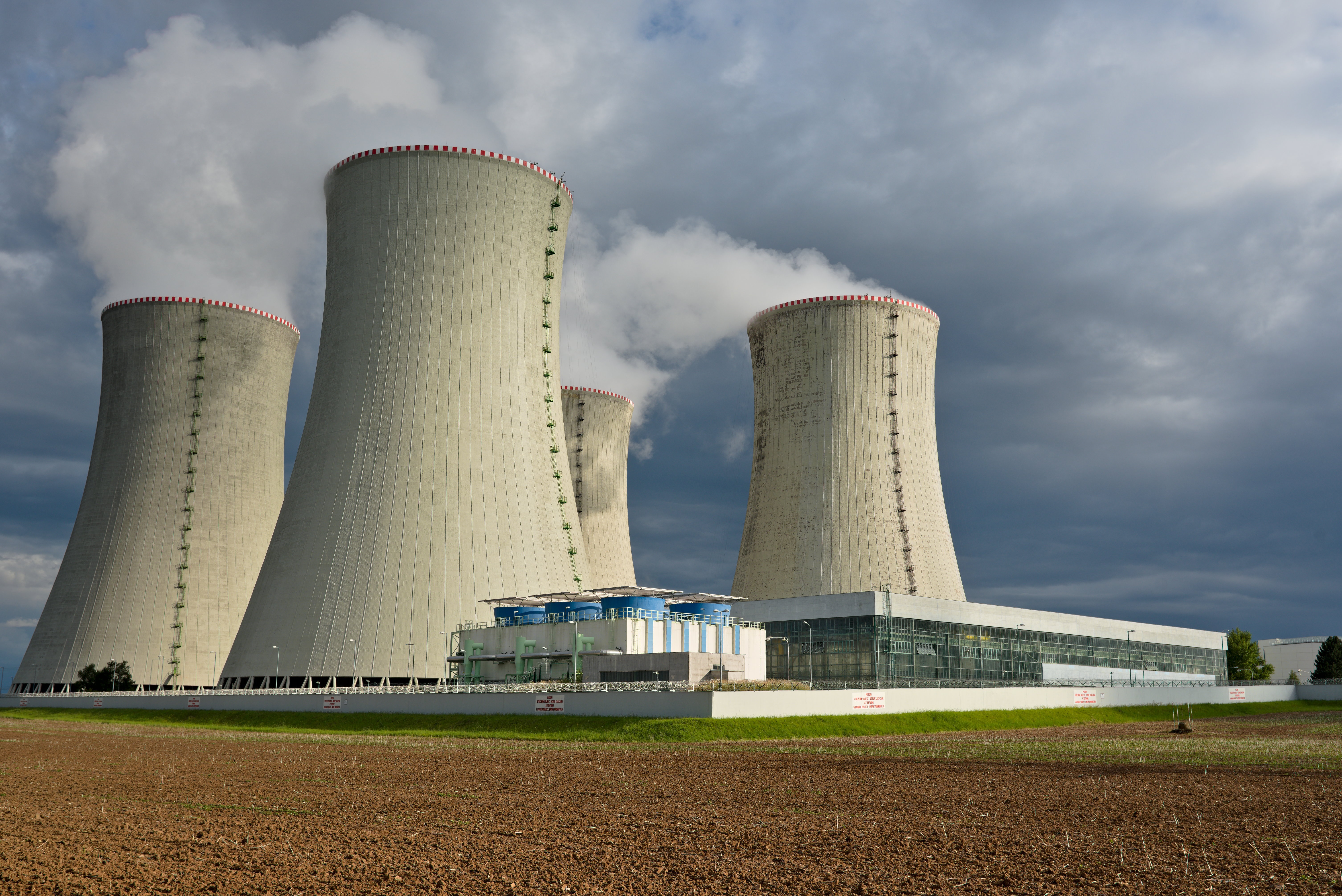 Inversiones millonarias en energía nuclear regresan a EE.UU. y Europa