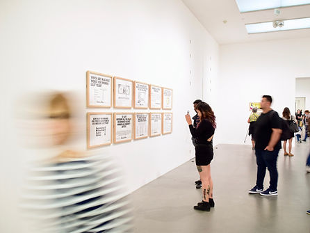 Comisariado y producción de exhibiciones