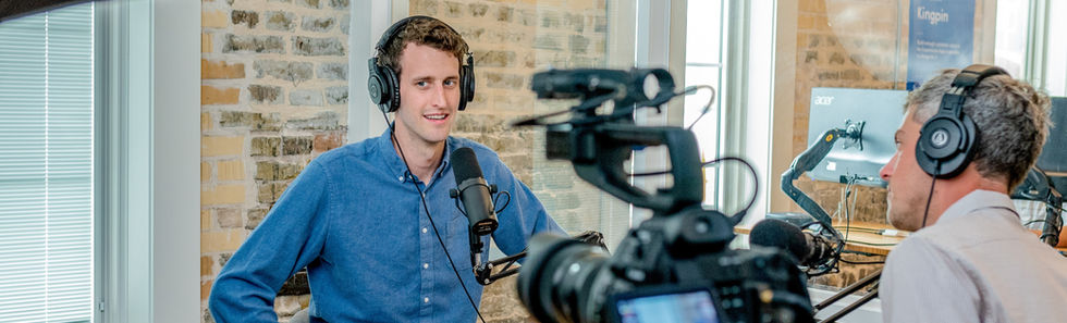 Potrebbe la videoconferenza sostituire i viaggi di lavoro?
Molti, a causa delle disposizioni sullo stare a casa e le quarantene nazionali, si stanno adattando alla realtà di lavorare da casa. Nuove tecnologie stanno aiutando le persone a fare fronte in questo nuovo mondo di COVID-19, sostituendo in parte la mobilità. Ma in che modo questo influenzerà i viaggi di lavoro? COVID-19 ha accelarato l'adozione delle tecnologie, ma questi sostituti digitali rimpiazzeranno i viaggi di lavoro in un mondo post-pandemia?