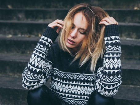 a distraught woman experiencing decision fatigue