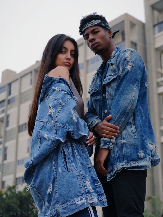Women’s cropped boyfriend jeans with rips