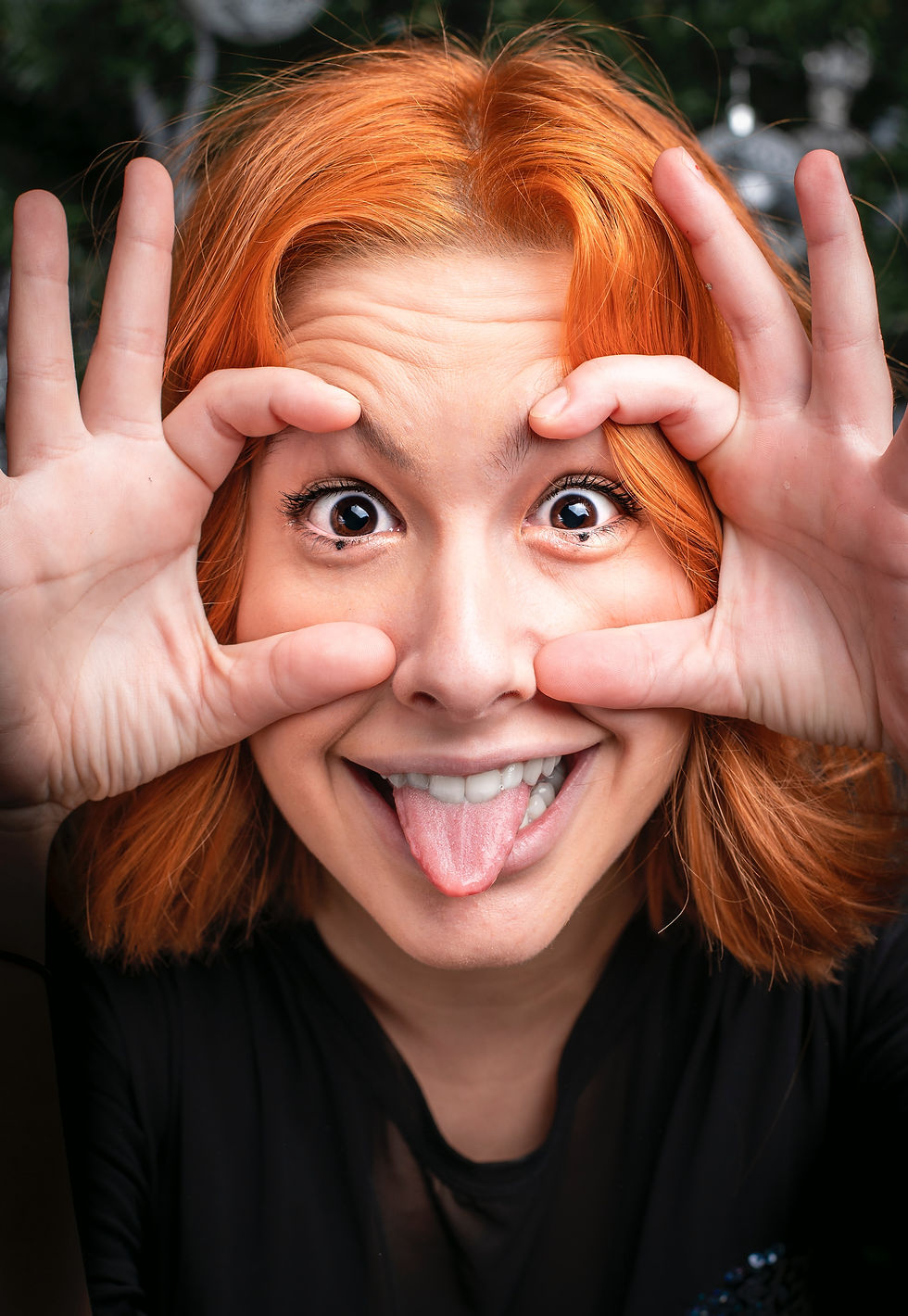 A person with an expressive face shows how it captures attention for lead generation.