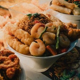 Londra’daki vegan ve vejetaryen restoranlar, sağlıklı beslenme tutkunları için mükemmel seçenekler sunuyor. Bitki bazlı mutfağın en yaratıcı örneklerini sunan bu mekanlar hem sağlıklı hem de lezzetli. Shoreditch, Hackney ve Camden bölgeleri vegan dostu mekanlar açısından oldukça zengin. Vegan burger, süt içermeyen tatlılar ve sebze ağırlıklı bowl menüler dikkat çekiyor. Londra’da vegan restoranlar arayanlar için bu rehber kaçırılmamalı.