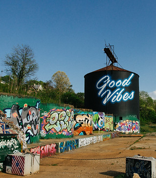 Image by Kyle Glenn