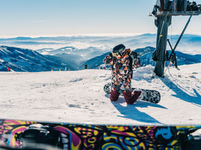 GESCHICHTE DES SNOWBOARDENS, TRENDPHASEN UND WESHLAB DEIN KIND SNOWBOARDEN LERNEN SOLLTE.