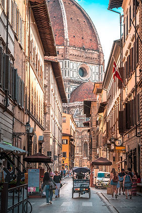 Calle de Florencia con vista al Duomo
