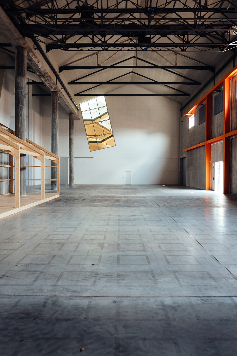 Miniatura: modular space color