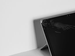 What You Should Do When Your Laptop Screen Is Broken