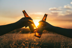 Consommation d'alcool en France: bien au-delà de la dépendance et du "binge drinking"