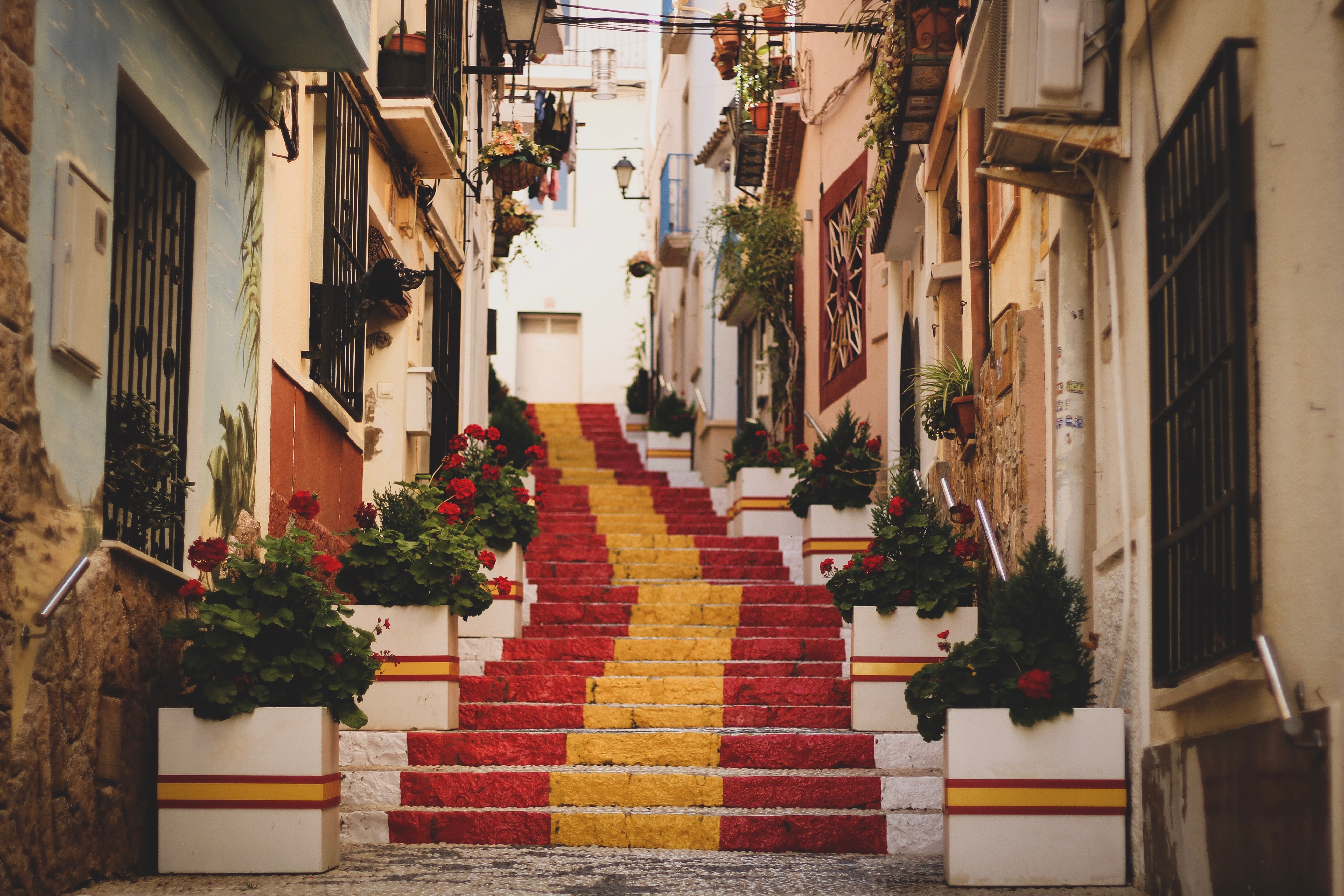 Spain - travel blogging services