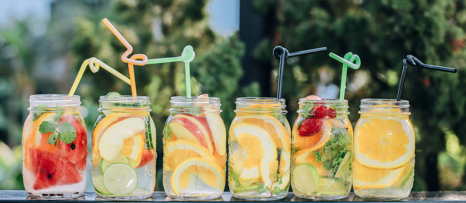 Low sugar cocktails for the sunshine