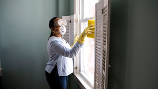 Why 24/7 Call Answering Matters for Modern Pest Control Businesses