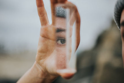When a Text Becomes a Mirror: Transference and Projection in Bibliotherapy