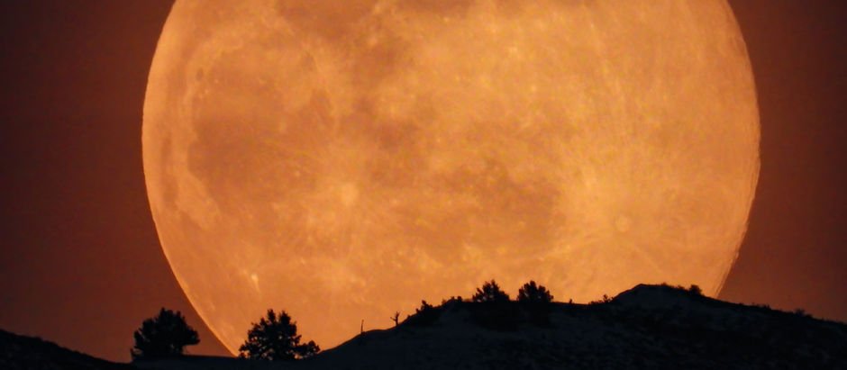 Embracing Change: A Full Moon in Capricorn Ritual for Bold Beginnings