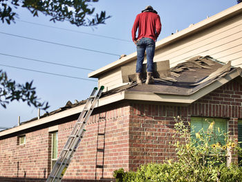 Why Most Roofers Struggle to Win Roofing Work Online (And What to Do About It)
