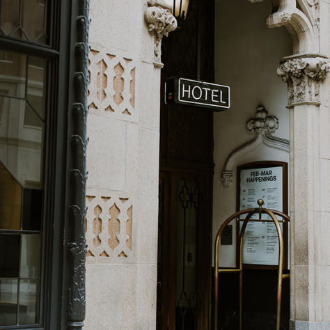 🛎️ Recepción Impecable: El Secreto de los Hoteles de Lujo