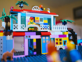                   Evde Kalmışlar için Lego Evler