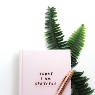 20 Fresh Journal Prompts on Gratitude for a Heart-Filled Journey