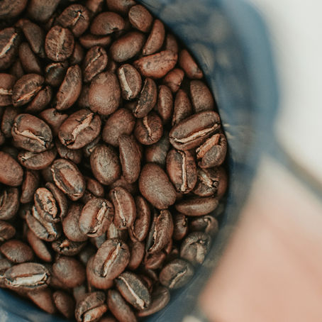 Verse koffiebonen kiezen voor je koffiemachine: welke koffiebonen zijn niet vet?