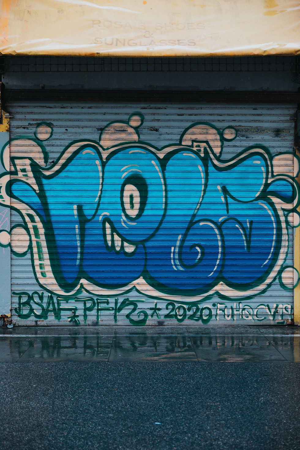 storefront graffiti, blue