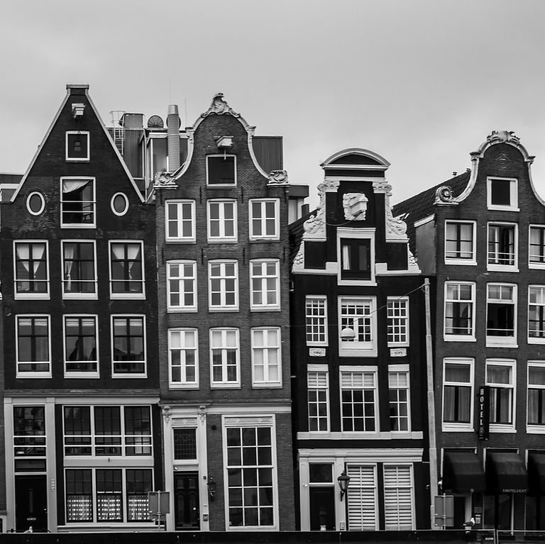 Private Intercity Transfer from Amsterdam to Prague | myeutaxi.com