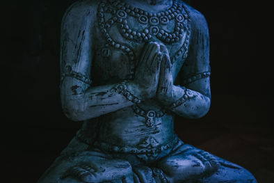 アシュタンガヨガ最初と最後に唱えるマントラ