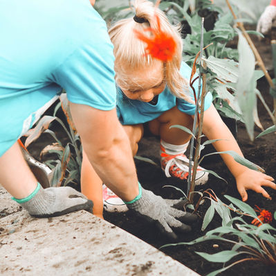 Parents who successfully raise helpful kids have these 5 Mindsets you can also adopt today.