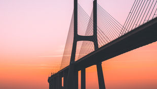 Jesus is die brug, al die pad na God toe en terug!