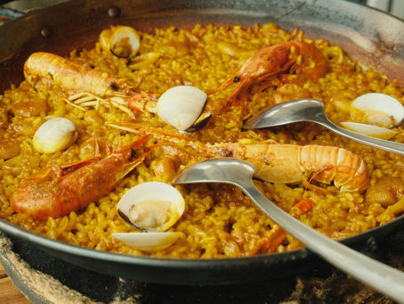 What to Expect From Paella Catering in Ibiza