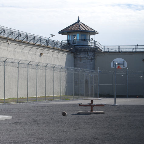 Parcours du condamné à une peine de 0 à 3 ans de prison en Belgique — deux régimes selon la durée de la peine — bracelet électronique et libération conditionnelle