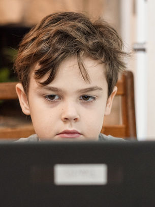 IA contra el aislamiento en educación virtual inclusiva