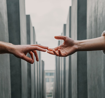 Image by Toa Heftiba