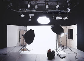Image by Alexander Dummer
