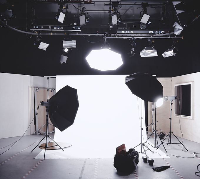 Image by Alexander Dummer