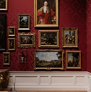 Intérieur d’une galerie d’art contemporain – exposition d’œuvres | Ero Art