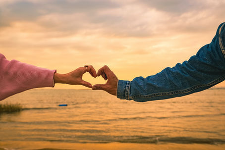 Breaking Free from the Pursue-Withdraw Cycle in Your Relationships