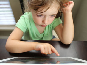 IELTS WRITING TASK 2 ESSAY - TECHNOLOGY - SCREEN TIME