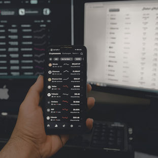 Discover the top crypto lending platforms for staking and borrowing in 2025. Compare APYs, fees, security, and features to maximize returns and minimize costs.