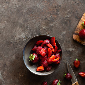 Beurre fouetté aux fraises rôties et pain grillé