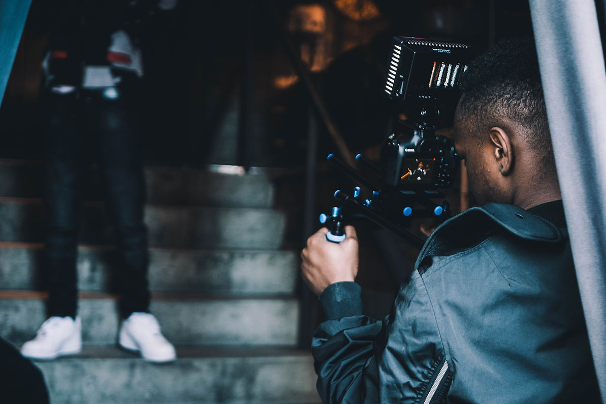PHOTOGRAPHER SHOOTING