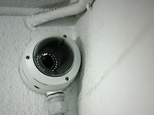 AI Cameras vs Standard Cameras