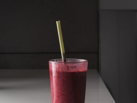 Smoothie proteico de morango com chia