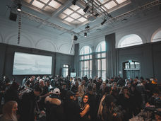 How to Get Started in the Music Industry: Tips for Aspiring Musicians and Industry Professionals