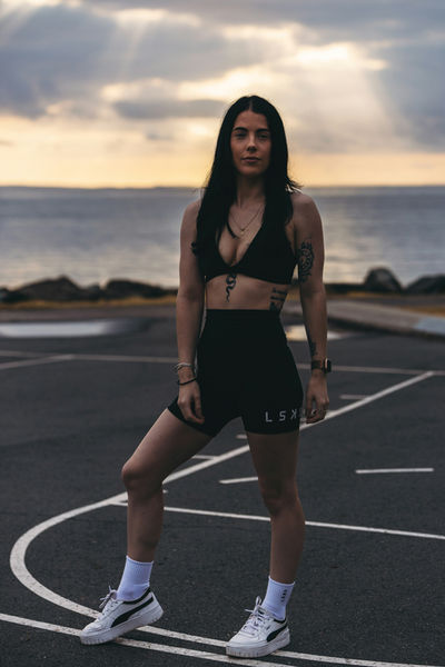 Empowering Elegance: The Revolution of Tech-Infused Activewear for the Modern Woman