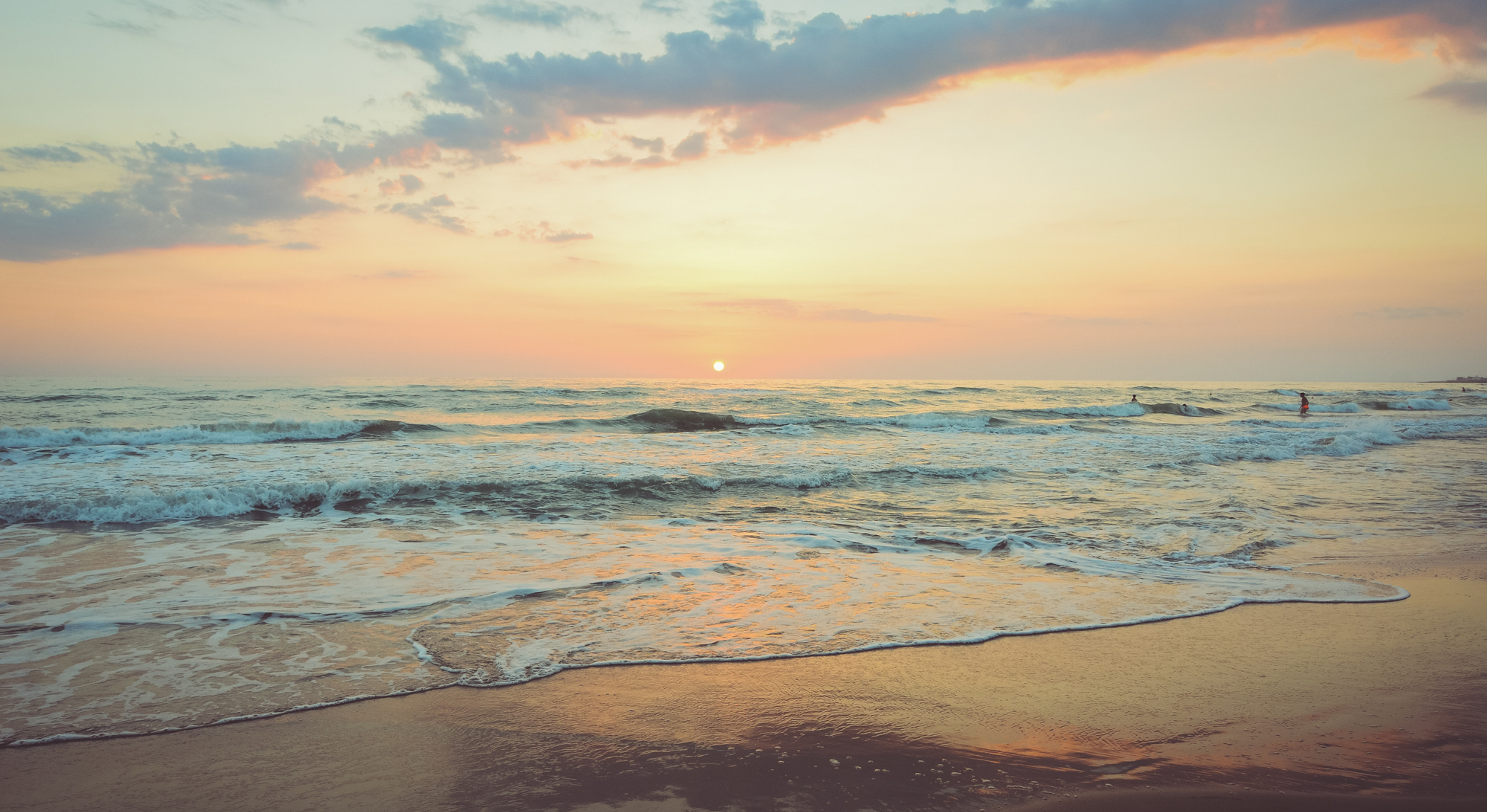 Amanecer en la Playa de San Juan en Alicante